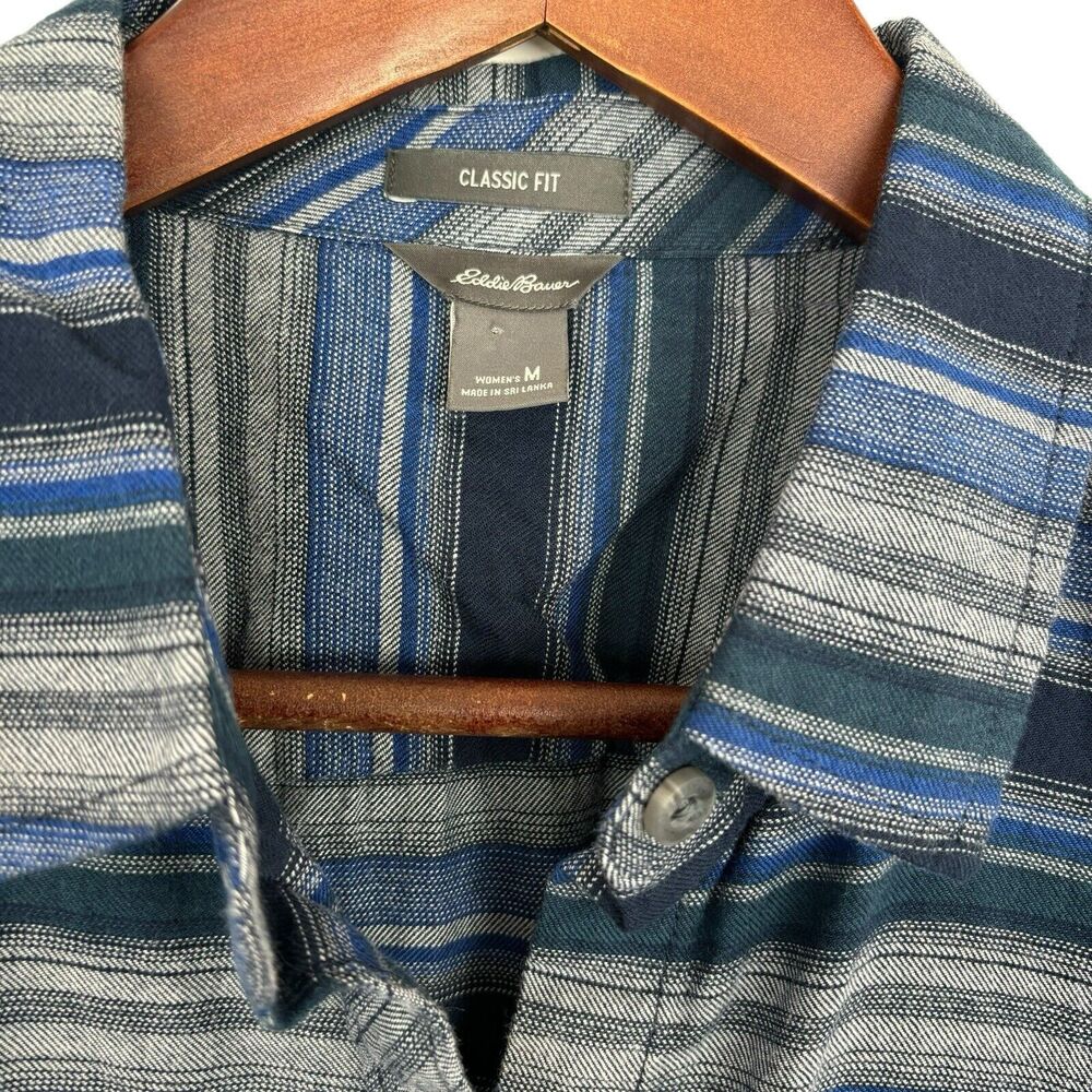 Eddie Bauer Women's Classic Fit Button Down Shirt L/S Medium - Picture 2 of 5